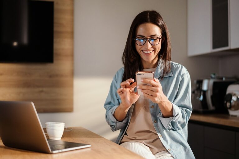 Tani i szybki internet dla studenta – dlaczego CrossMobile to strzał w dziesiątkę?