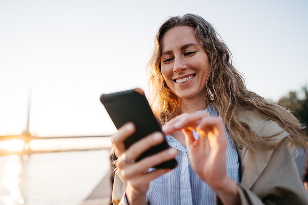 Jak obniżyć rachunki za telefon komórkowy? 5 sprawdzonych sposobów