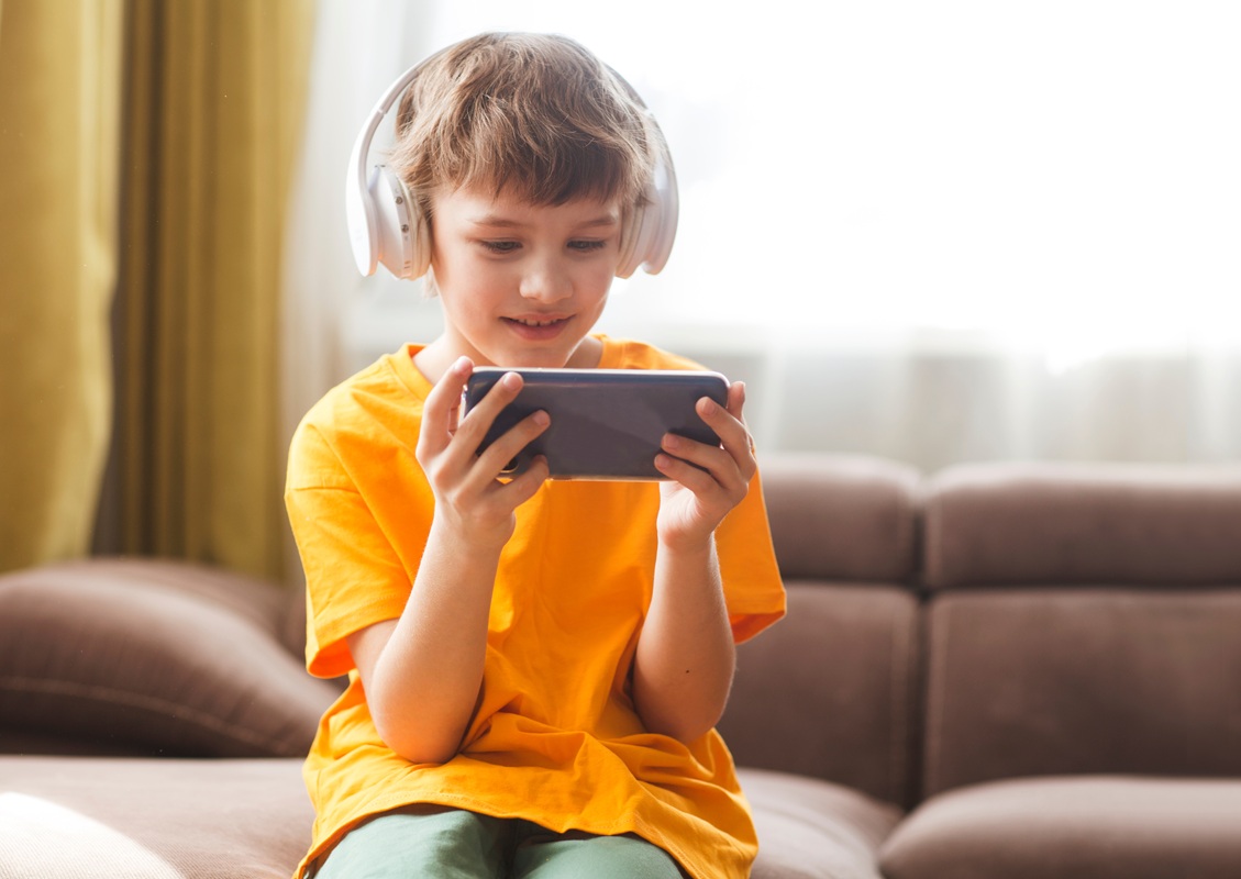 Why CrossMobile Focuses on Protecting the Youngest? Discover the Mission of Safe Internet